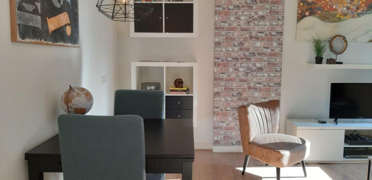 דן בוש Historic City Centre Apartment מראה חיצוני תמונה
